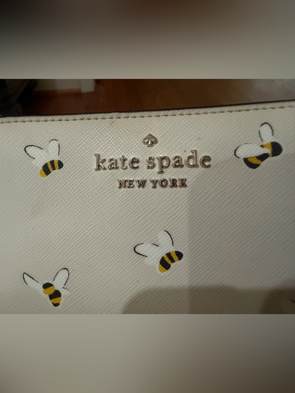 Kate Spade Medium Bee Wallet 🐝 - Picture 4 of 9
